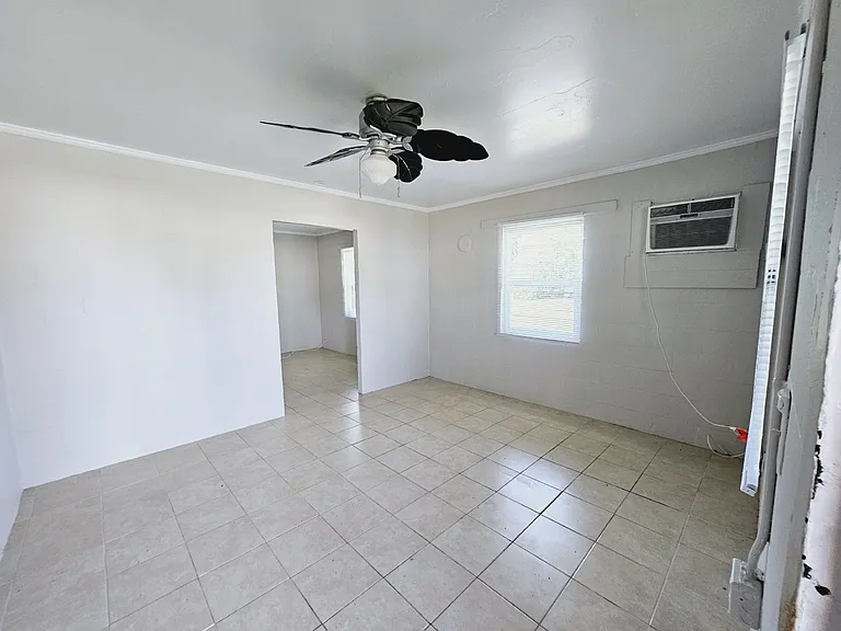 324 Pearl St #2 — Photo 18