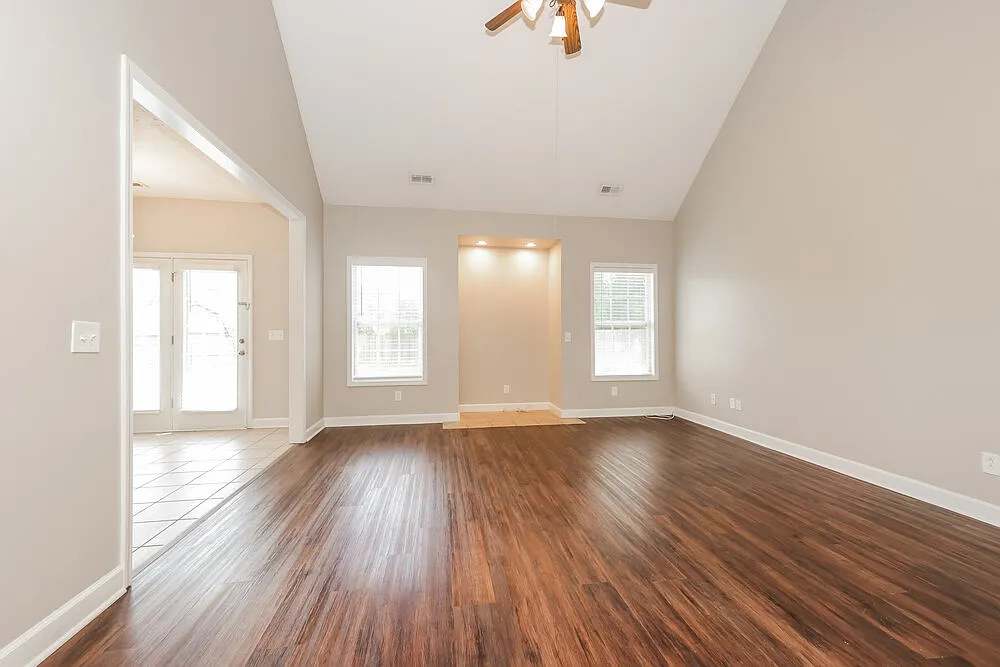 3 bed, 2.5 bath, 2191 sqft, $3,620 — Photo 4
