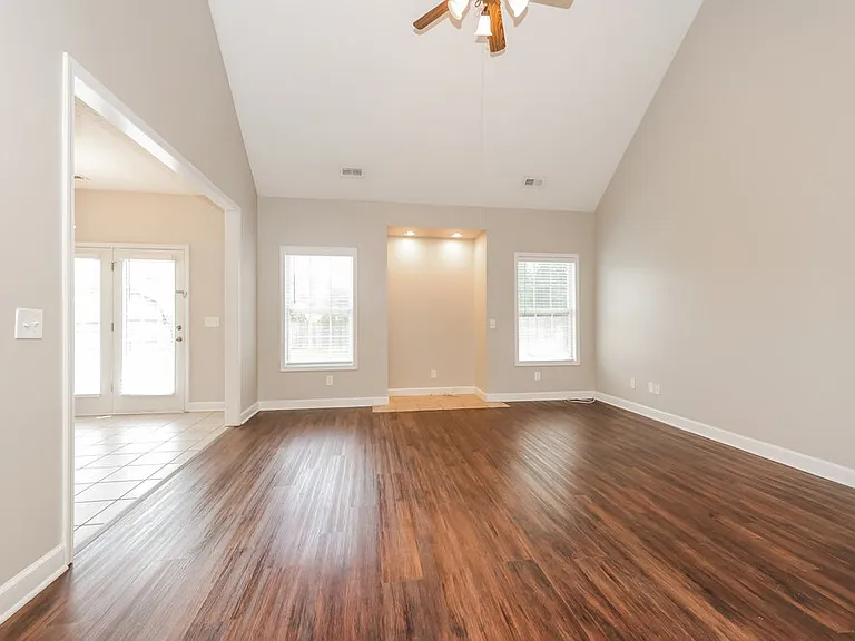 114 Nick Price Dr — Photo 4