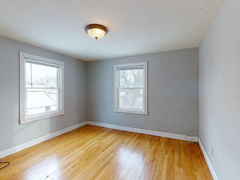 912 Grand Ave — Photo 9