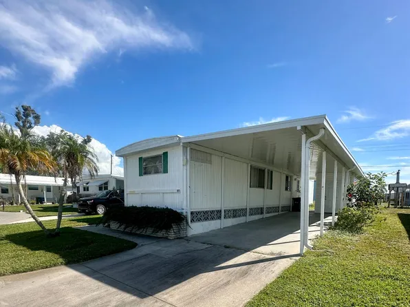 115 5th St E, Nokomis, FL 34275