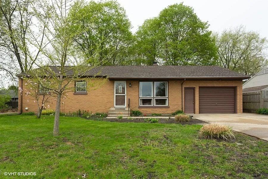 102 Barker Rd photo 1