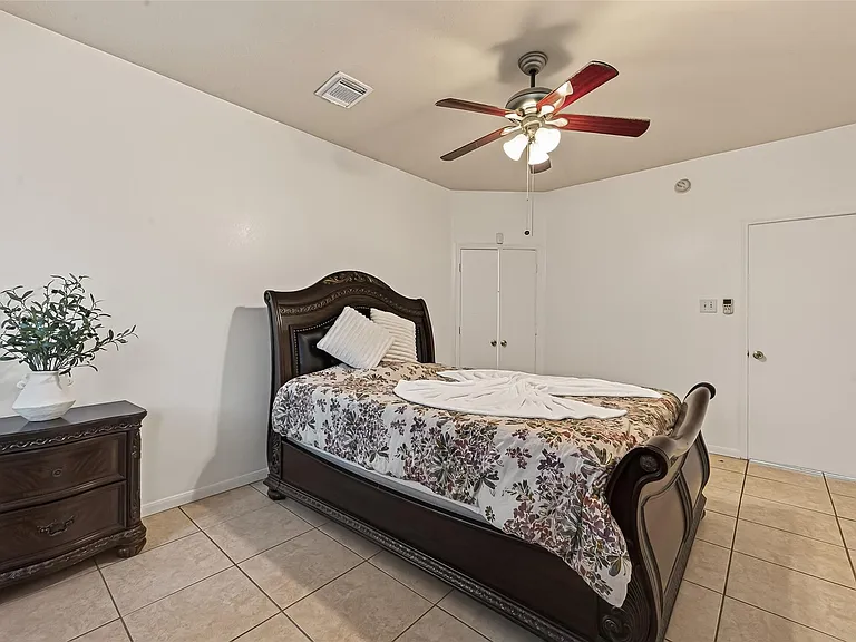 16315 April Ridge Dr — Photo 42