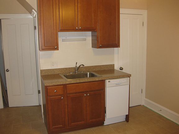 2nd image of 3326 N Narragansett Ave