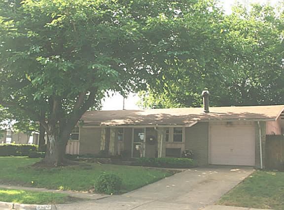 2nd image of 3502 Edgewood Dr