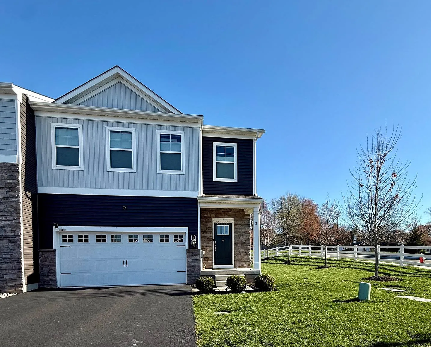 4 bed, 2.5 bath, 2736 sqft, $3,700 — Photo 1
