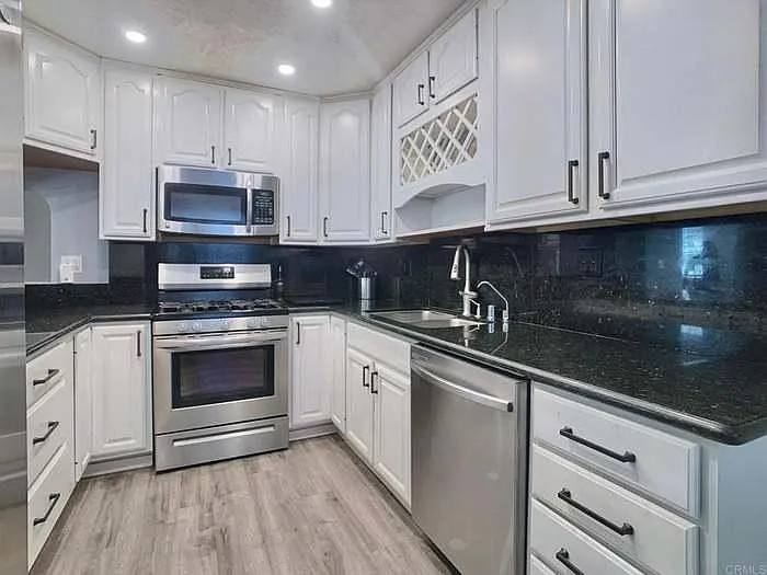 10143 Carreta Dr — Photo 16