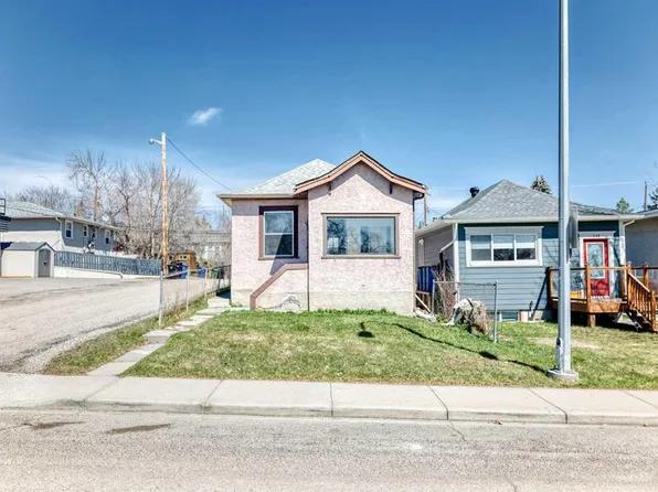 112 S 30th Ave NE, Calgary, AB T2E 2C8