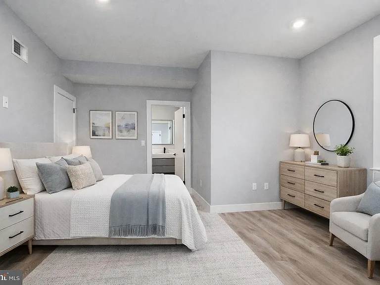 2323 E Cabot St #2 — Photo 9