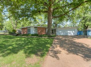 7 Little Ln, Florissant, MO 63033