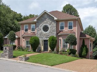 7188 Forrest Oaks Dr, Nashville, TN 37221