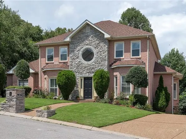 7188 Forrest Oaks Dr, Nashville, TN 37221