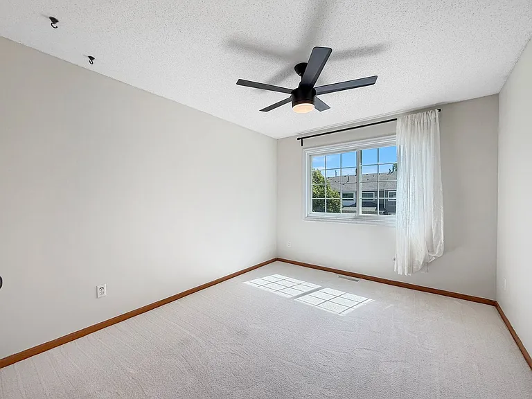1389 Highpoint Curv — Photo 10