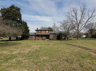 1714 Riverview Dr, Murfreesboro, TN 37129