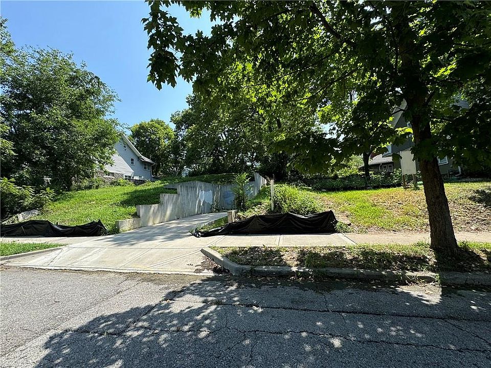 1st image of 4233 Charlotte St