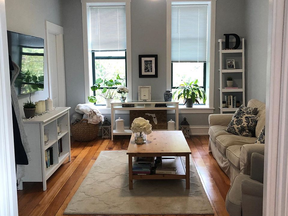 1st image of 938 N Wolcott Ave APT 3F