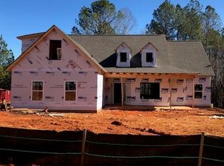 135 W Pennick Dr, Covington, GA 30014