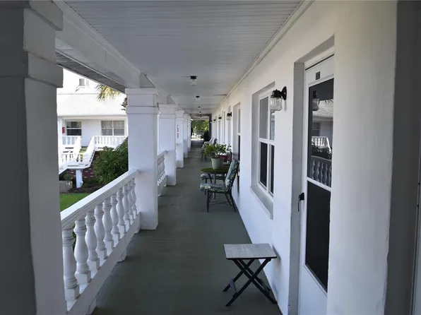 4746 Azalea Dr APT 208C, New Pt Richey, FL 34652