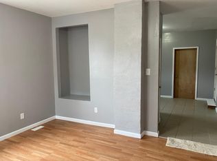 8709 Ezra Dr, Saint Louis, MO 63114