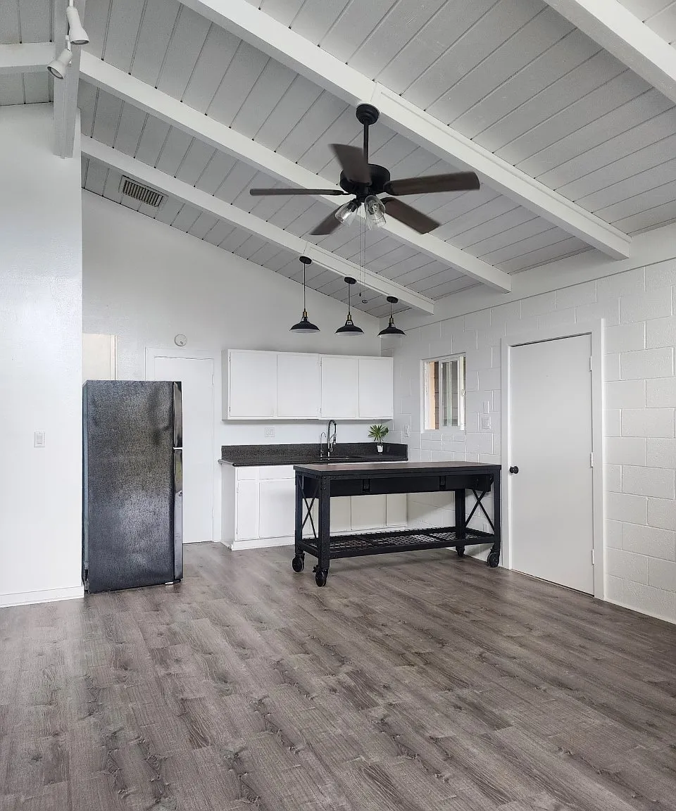 1 bed, 950 sqft, $3,200 — Photo 3