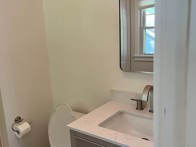 288 Seneca Pl — Photo 12