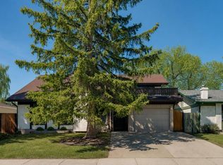 12 SE Oakvale Pl SW, Calgary, AB T2V 1H4