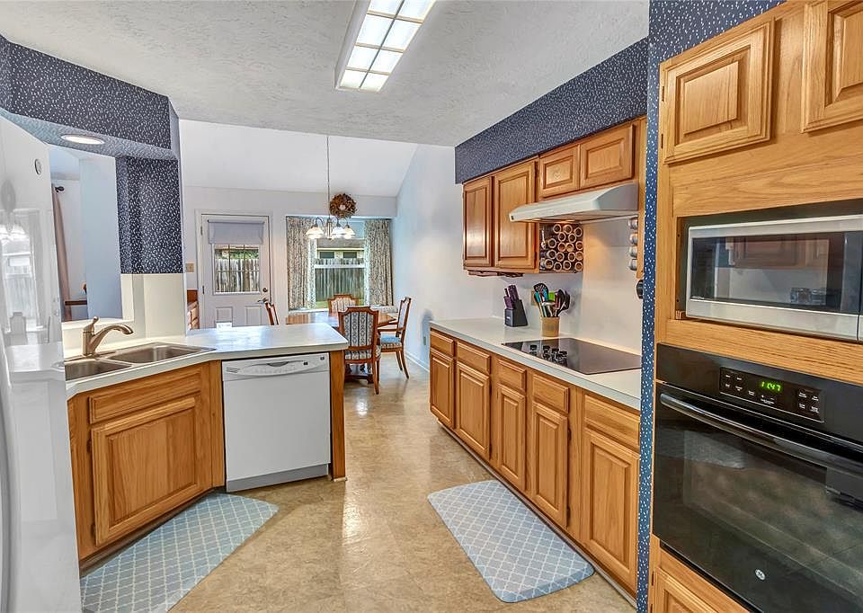 1st image of 3323 Kempwood Dr
