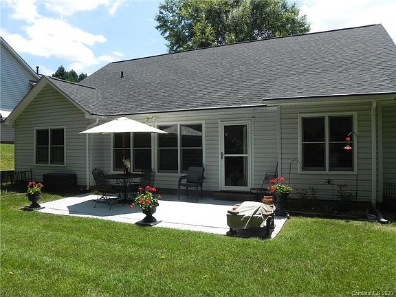 5th image of 918 Hidden Creek Cir
