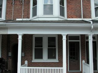 113 S Charlotte St, Manheim, PA 17545