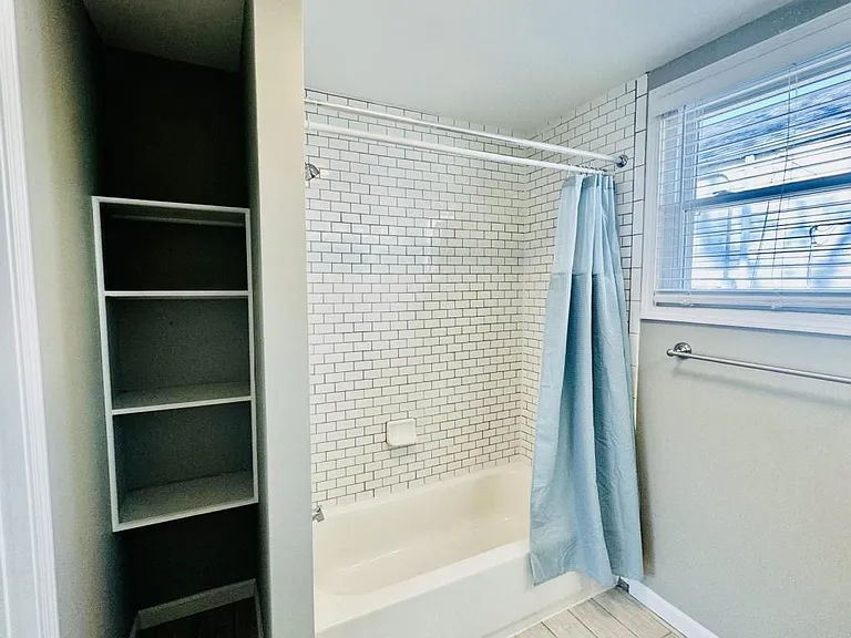 520 Wainwright Ave — Photo 12