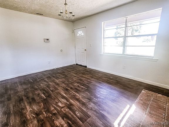 5th image of 131 Reeves Dr