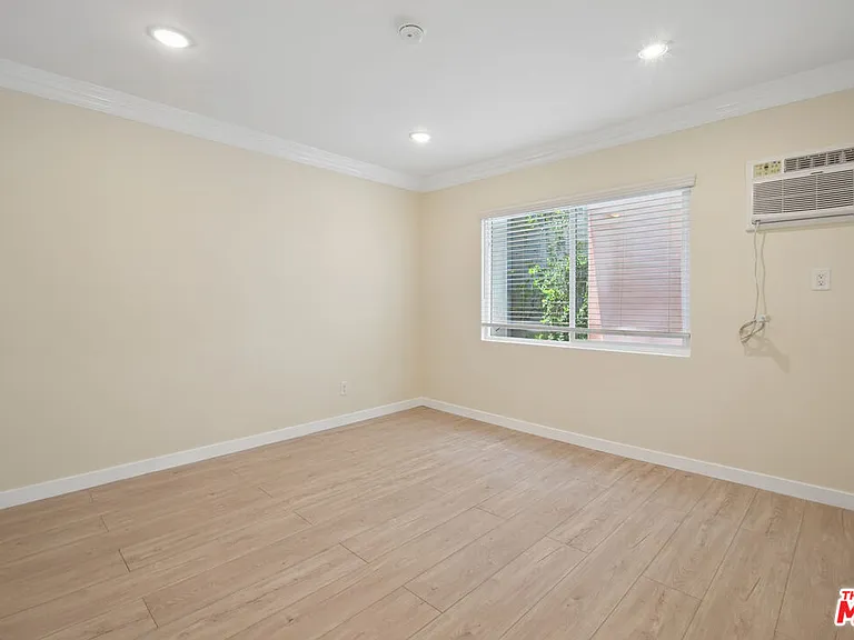 1215 N Hayworth Ave #206 — Photo 12