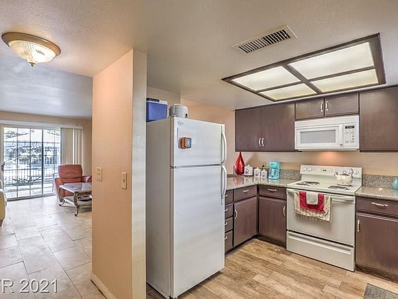 5th image of 3823 S Maryland Pkwy Unit L3