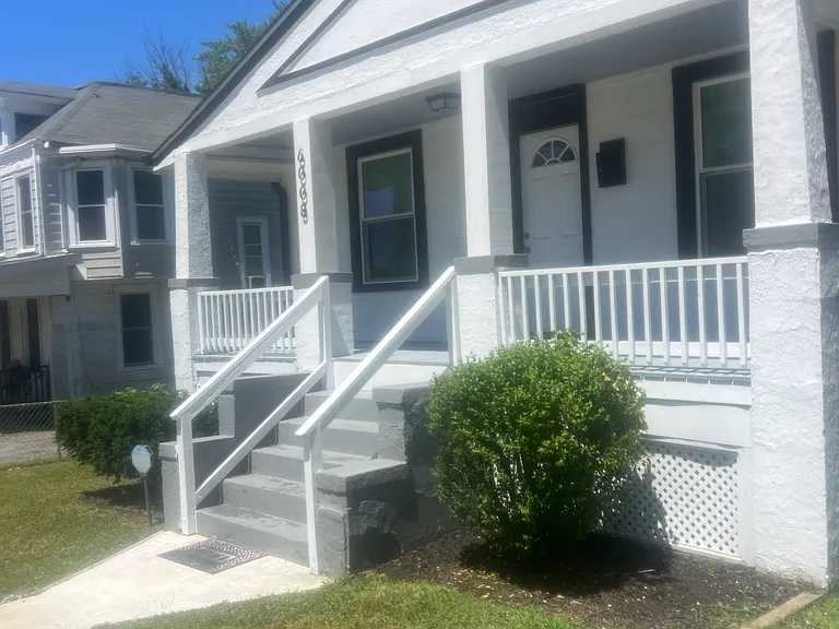 Addison Rd — Photo 2