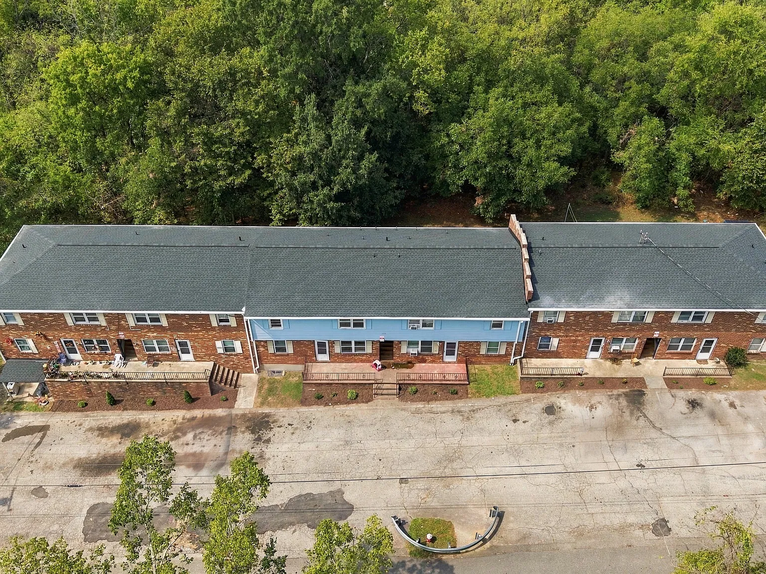 Banner Apartments — Photo 2
