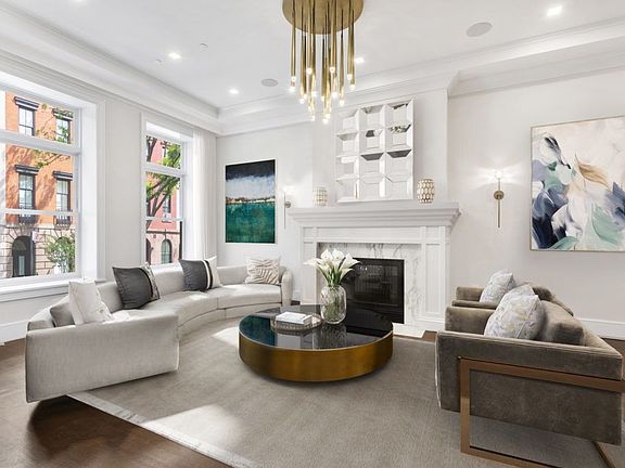 3rd image of 44 W 95th St