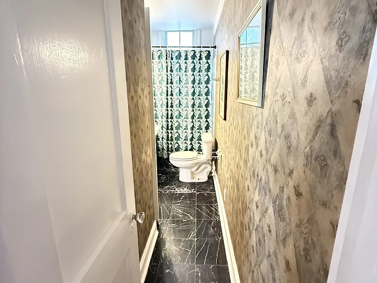 7825 Saint Charles Ave — Photo 28