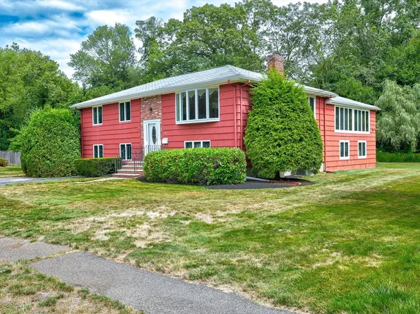 53 Trainor Dr, Braintree, MA 02184