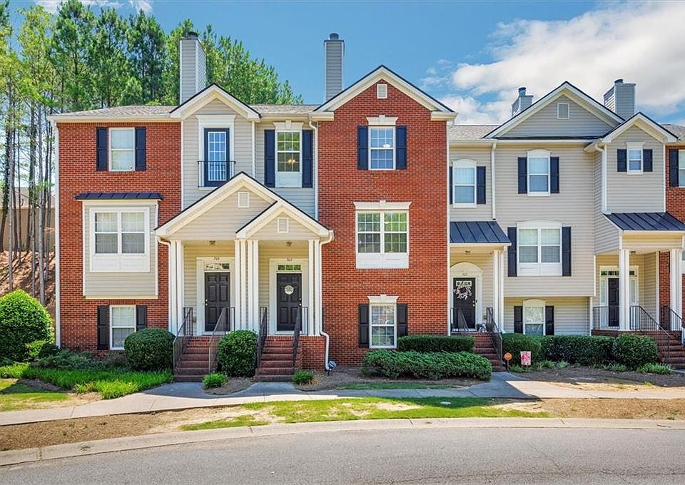 1st image of 304 Village Cir