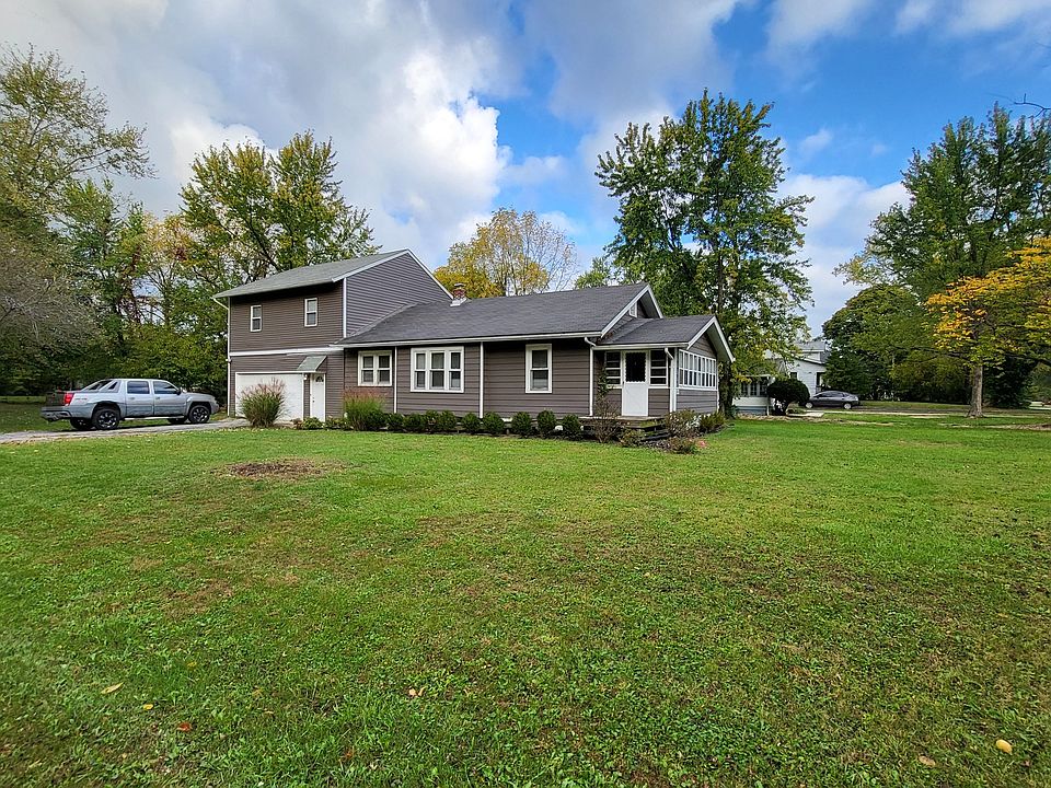 2nd image of 3854 S Sherman Dr