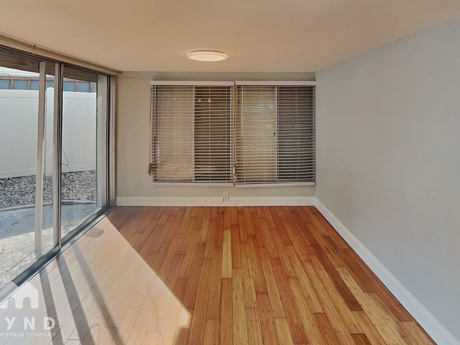 3 bed, 2.0 bath, 1019 sqft, $2,395 — Photo 2
