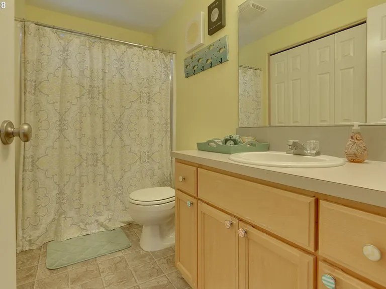 8800 N Drummond Ave — Photo 26