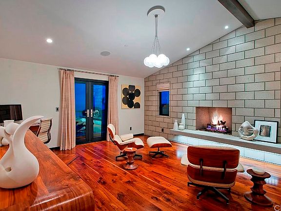 5th image of 1370 Moorea Way