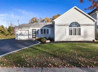 173 Maple Ave, Smithtown, NY 11787