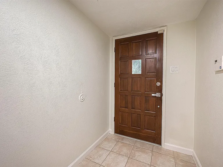 16810 Sweno Ct — Photo 5
