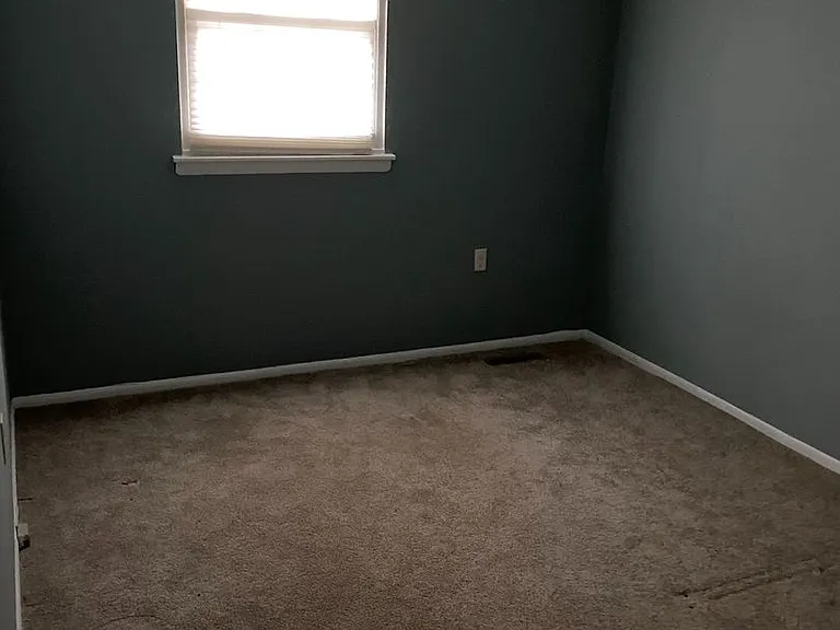 464 Worthington Rd — Photo 10