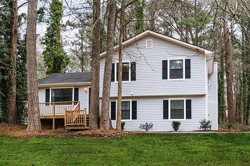 1st image of 3944 Woodland Cir SE