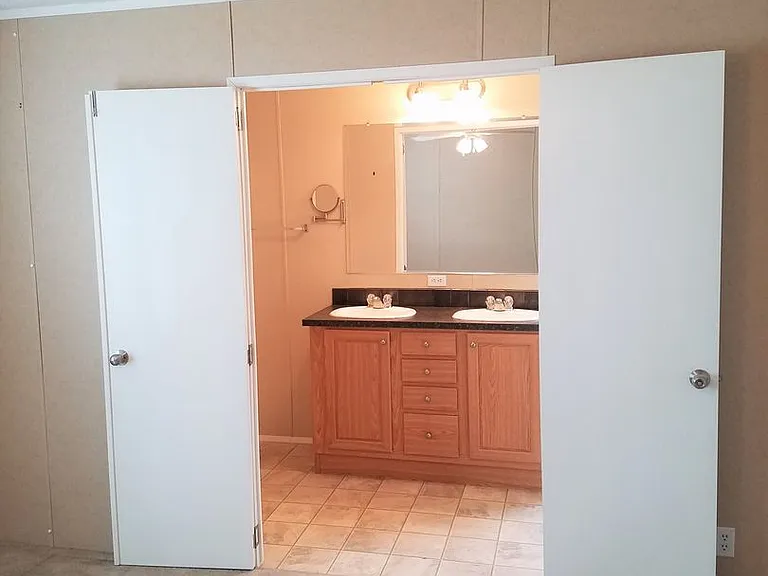 1 Duke Dr — Photo 17