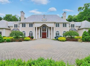 33 Cameron Rd, Saddle River, NJ 07458