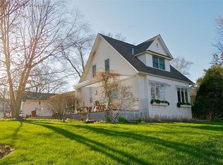 1121 Angelo Dr, Golden Valley, MN 55422